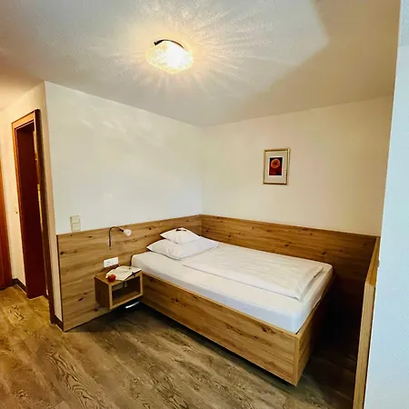 Gaestehaus Huber - Garni Bed & Breakfast Bad Füssing