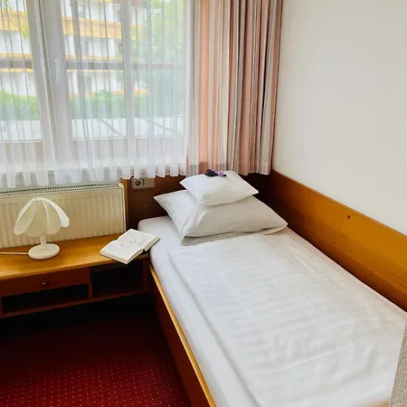 Bed & Breakfast Gaestehaus Huber - Garni