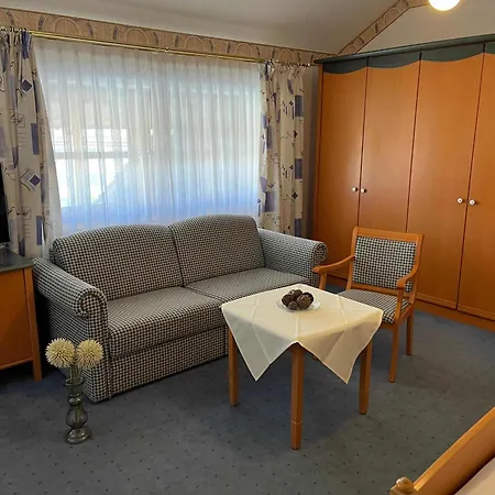 Bed & Breakfast Gaestehaus Huber - Garni