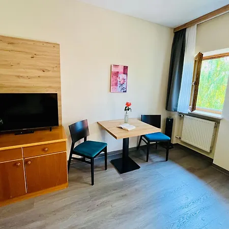 Bed & Breakfast Gaestehaus Huber - Garni